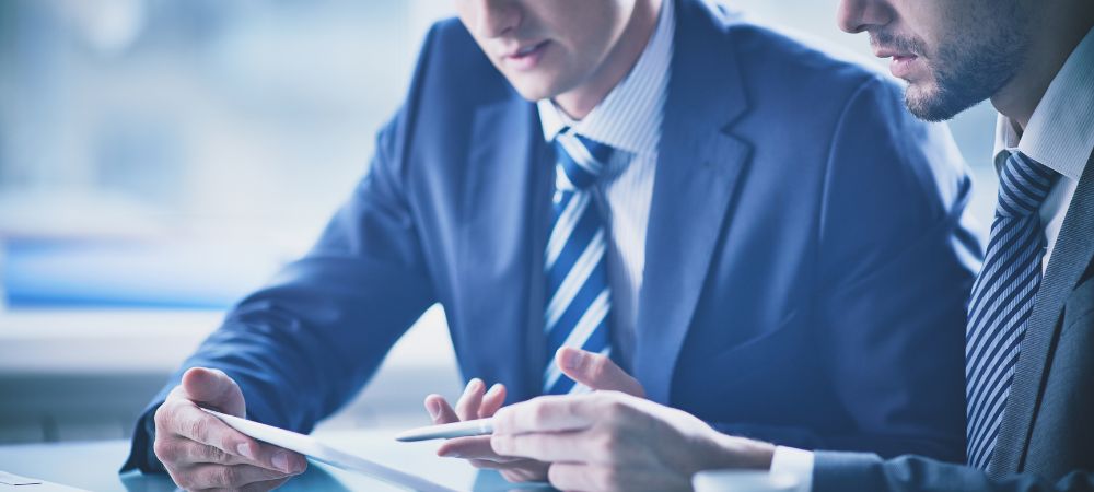 What services do business consultants typically offer?